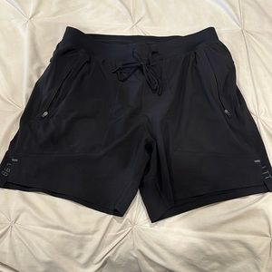 Men's Lululemon License To Train Lined Black Athletic Shorts Size XL